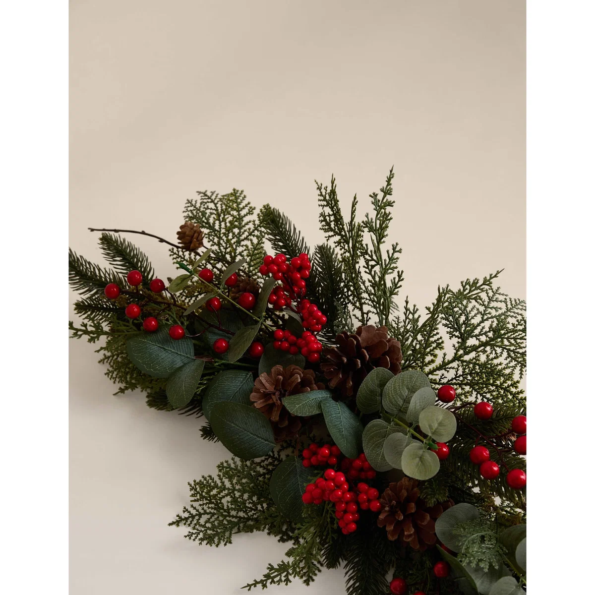 M&S Red Berry Half Moon Wreath Green Mix – image 3
