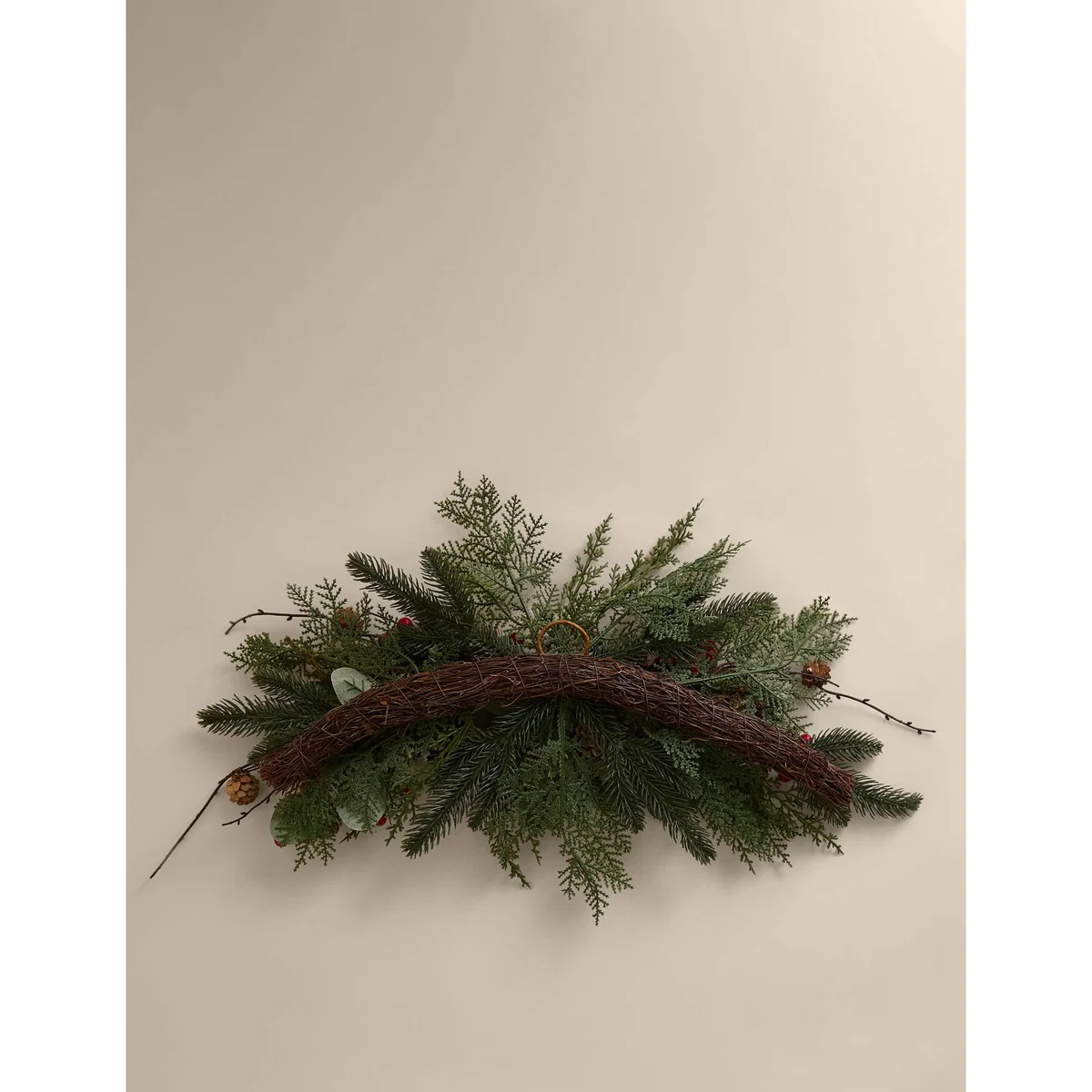 M&S Red Berry Half Moon Wreath Green Mix – image 4