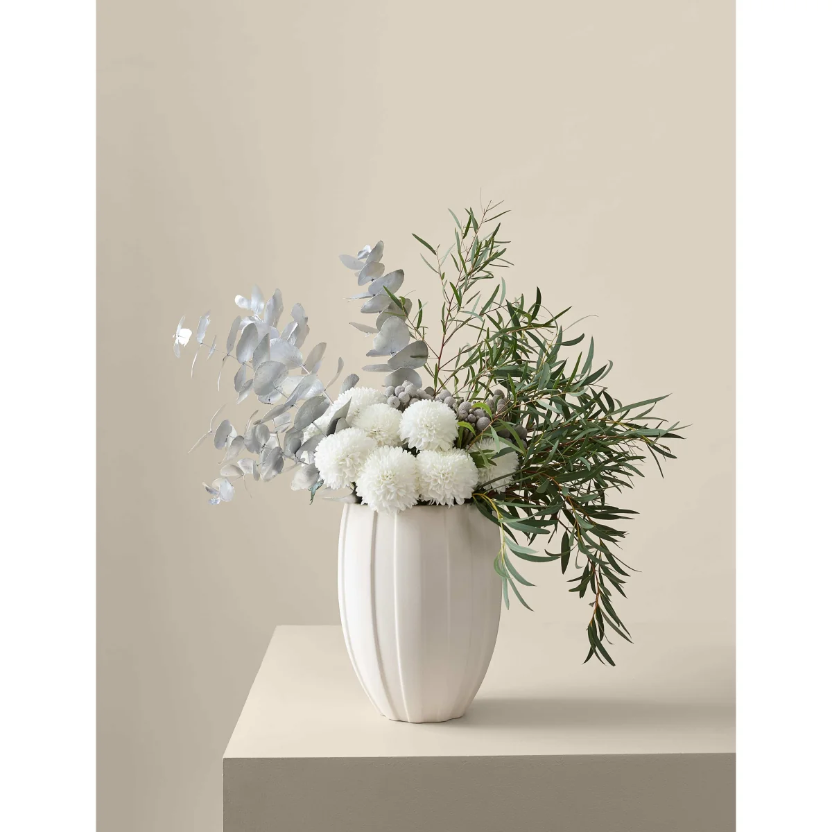 M&S X Kelly Hoppen Festive Chrysanthemum Bouquet – image 5
