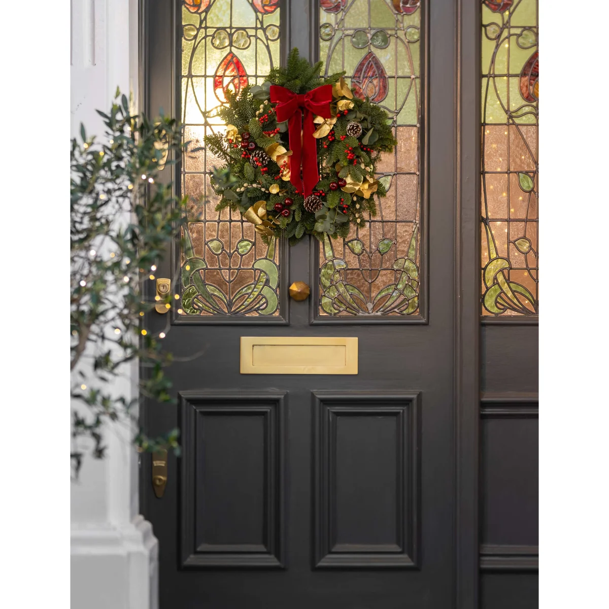 M&S Flower Market Festive Red Wreath – image 3