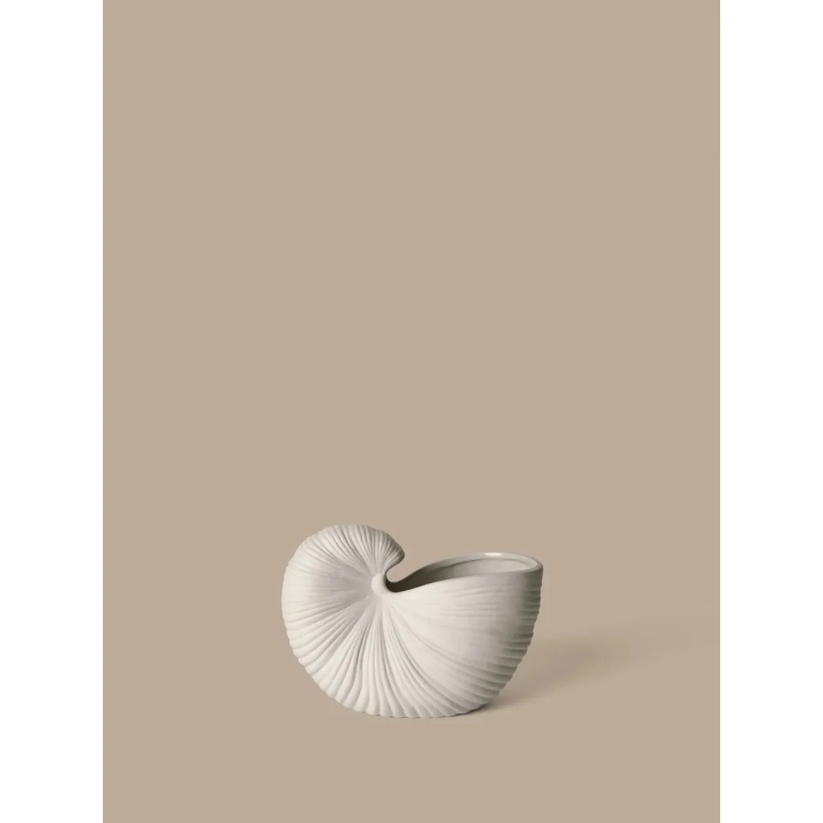 Ferm Living Shell flower pot Off-white 23x11.5x16 cm – image 2