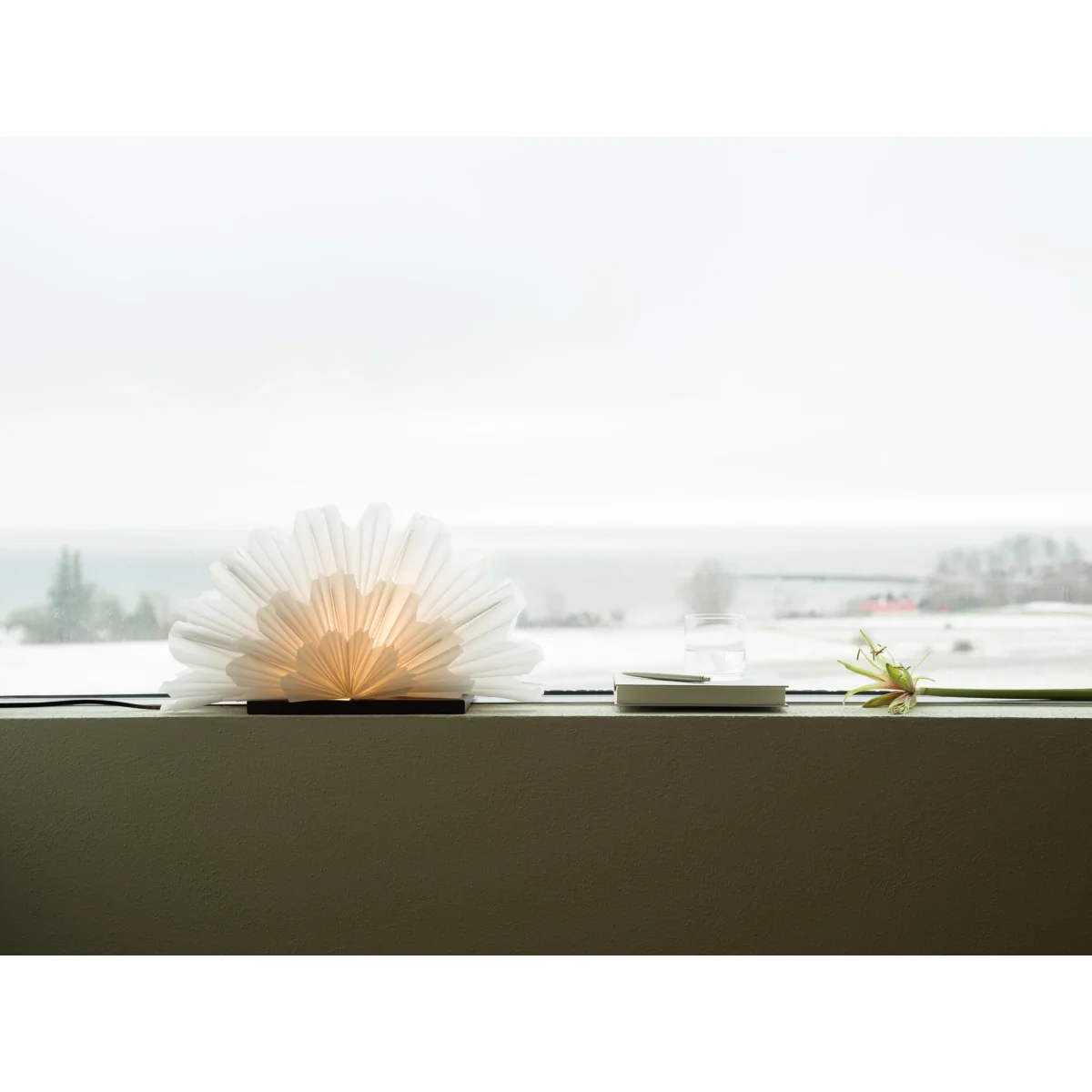 Watt & Veke Mezza Snow Flower table star White-coffee – image 3
