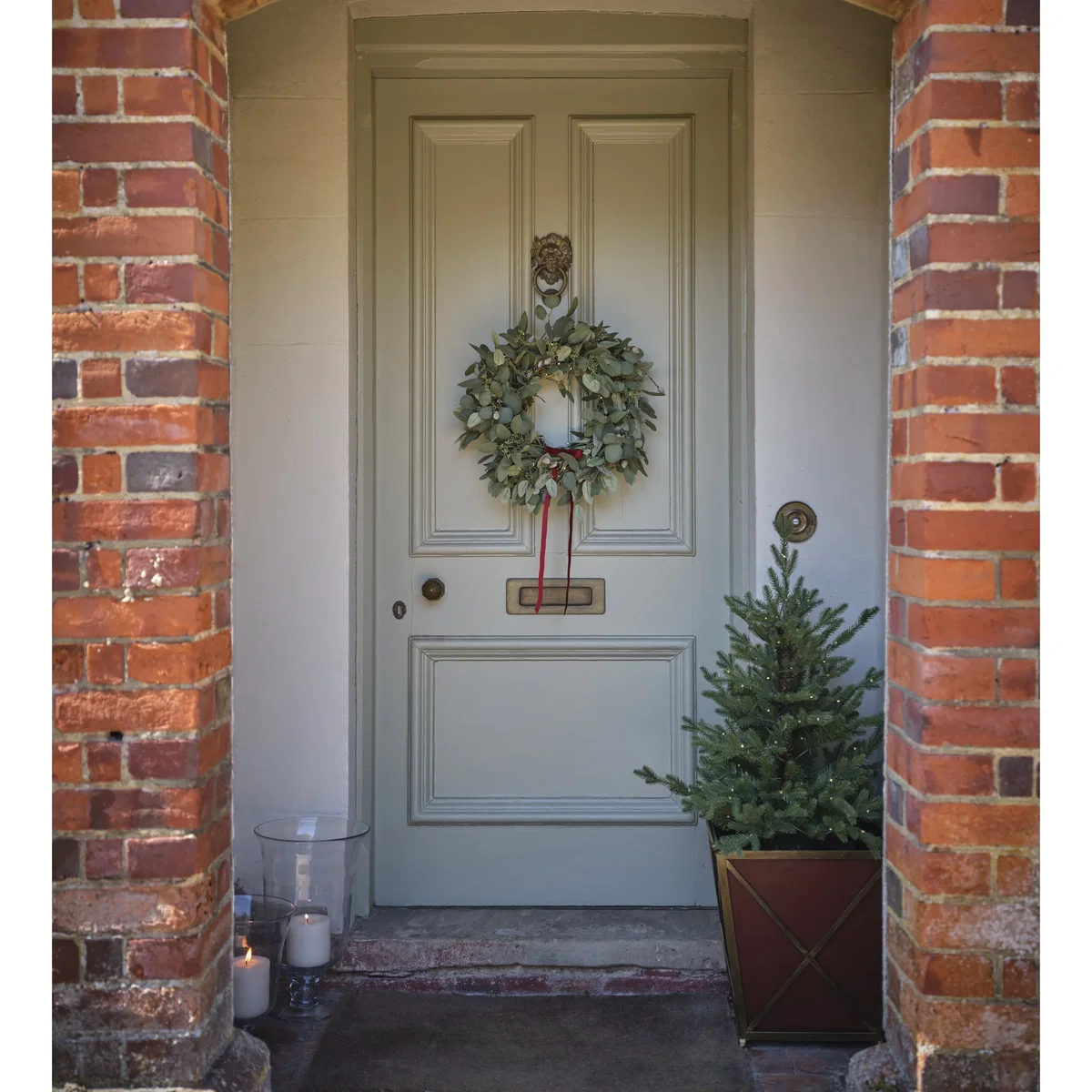 OKA, Faux Eucalyptus Wreath - Pale Green, Wreath – image 3