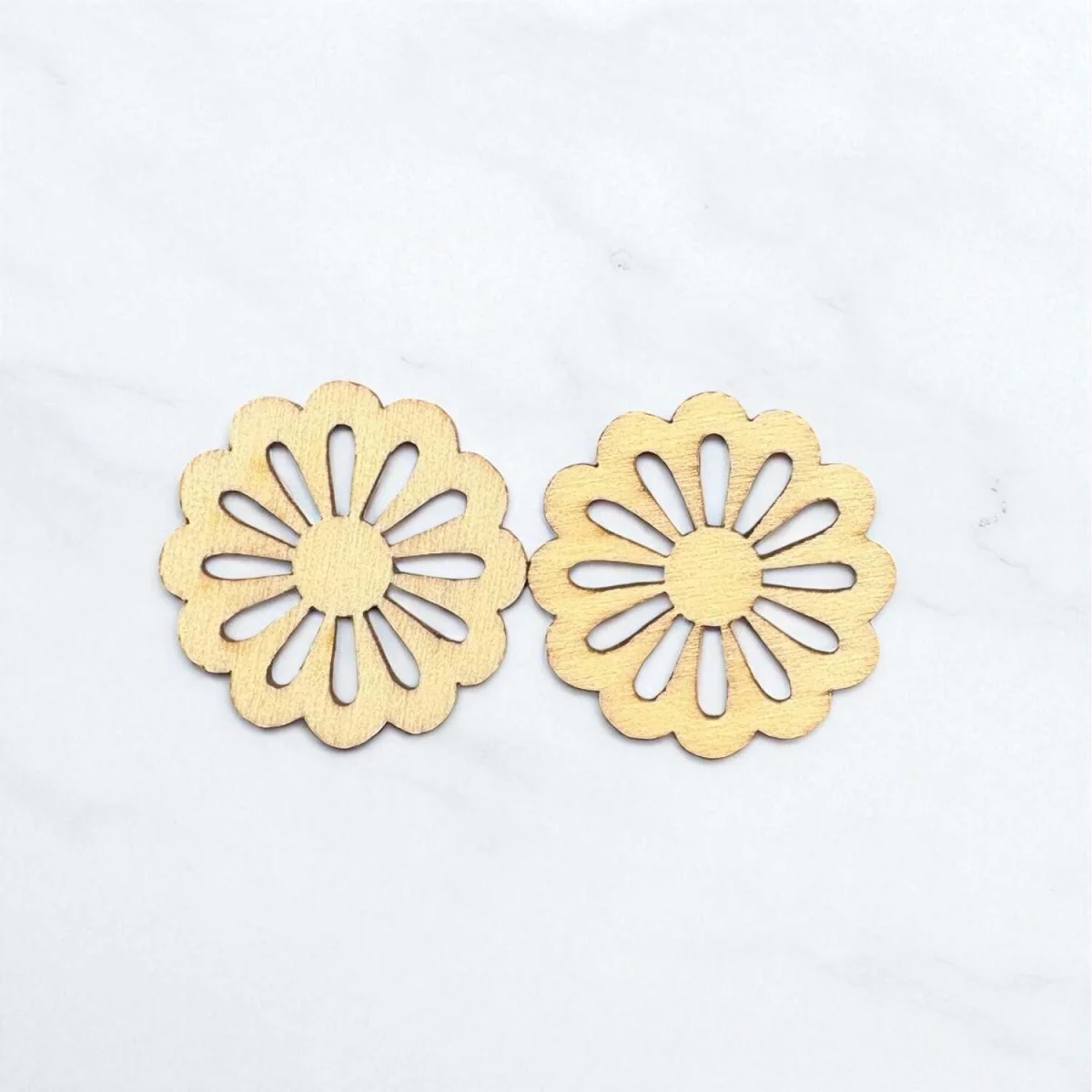 Pack of 50 Decorative Rustic Wooden Daisy Flower Embellishments - Wood Brown – image 3