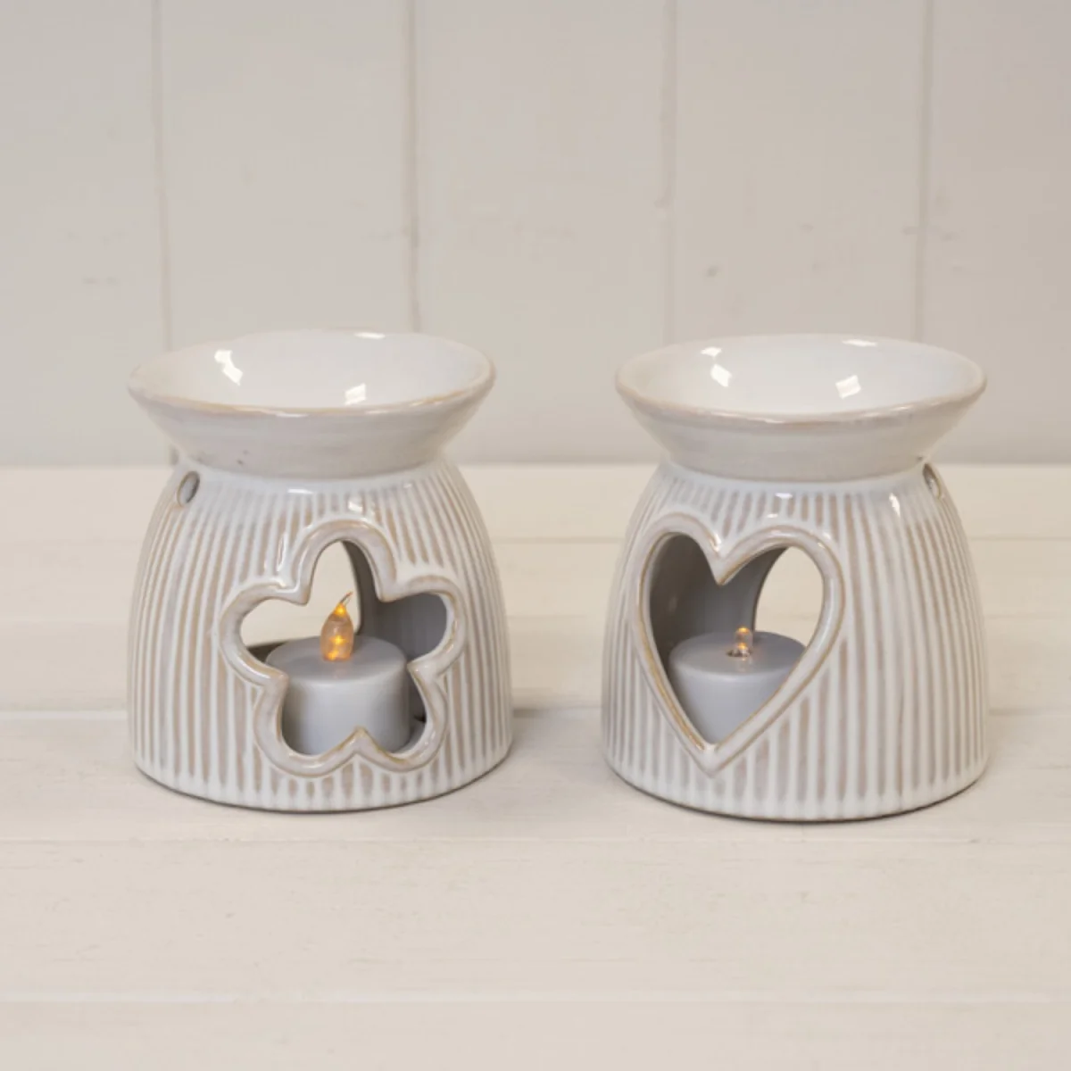 White Natural Ceramic Oil Burner With Cut Out Flower Detail - Natural – image 3