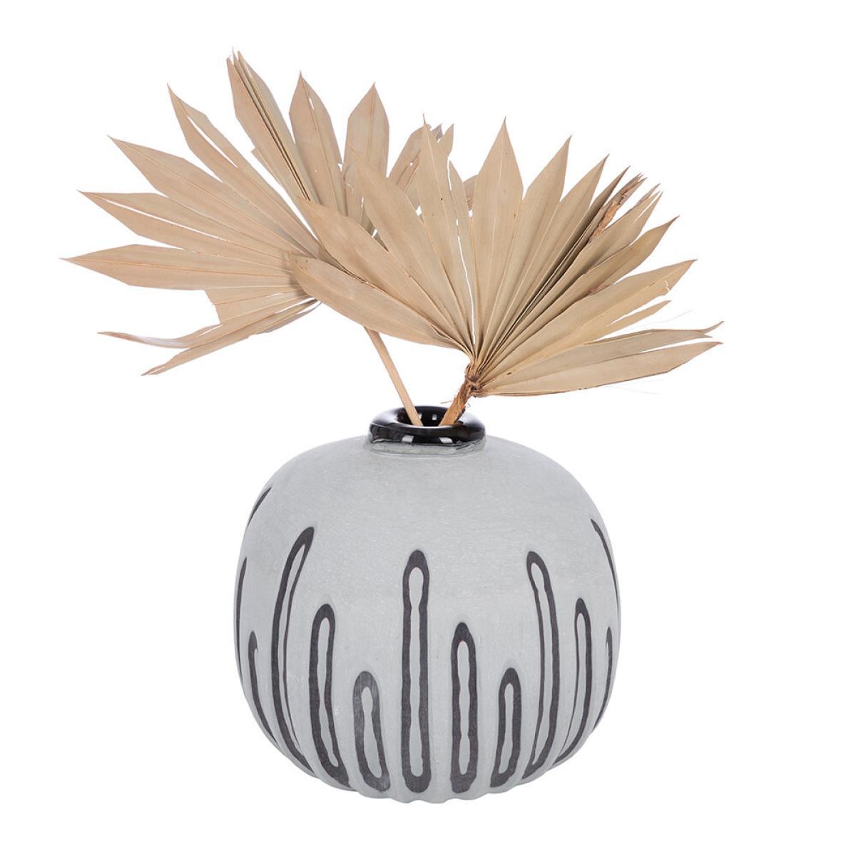 Global Explorer - Black & White Cutout Vase – image 4