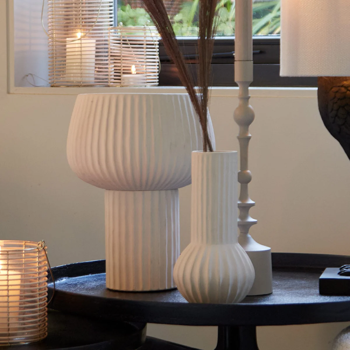Cream Ribbed Vase – image 3