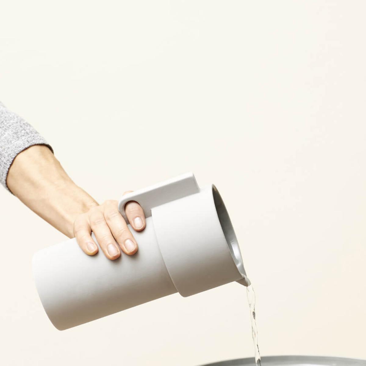Alcoa Pitcher – image 4