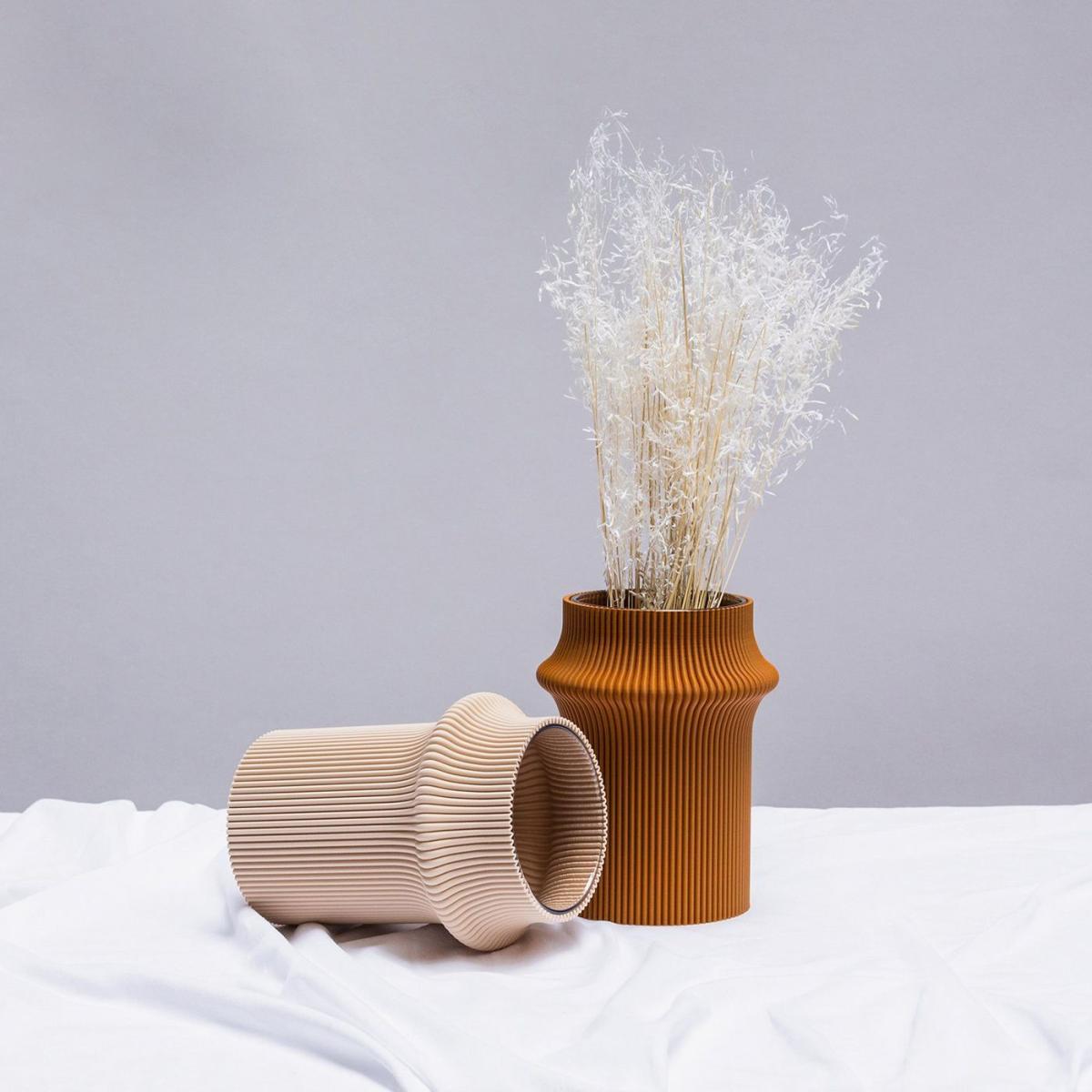 Lark Beige Zayl 247g Vase – image 2