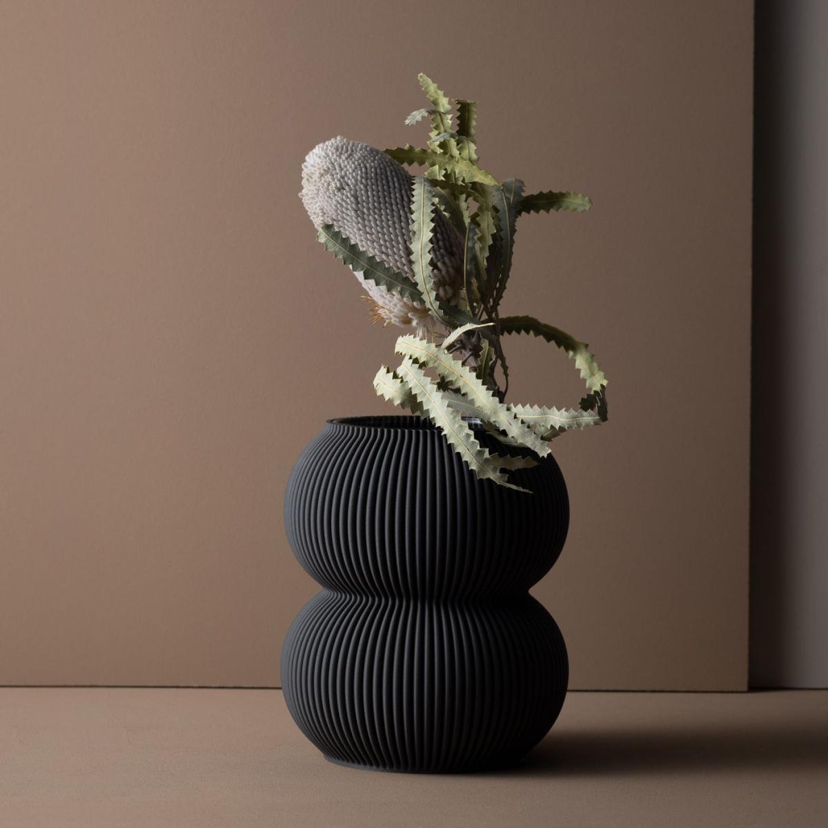 Graphite Zayl 316g Vase – image 2