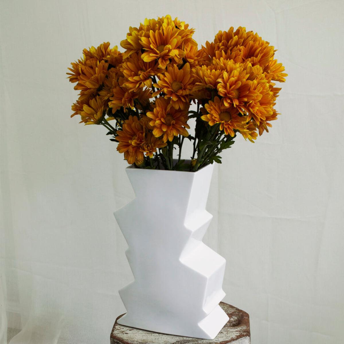 White Jazz Porcelain Vase – image 2