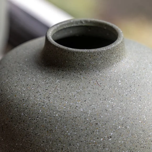 Cedar & Sage Goa Cast Aluminium Olive Vase – image 2