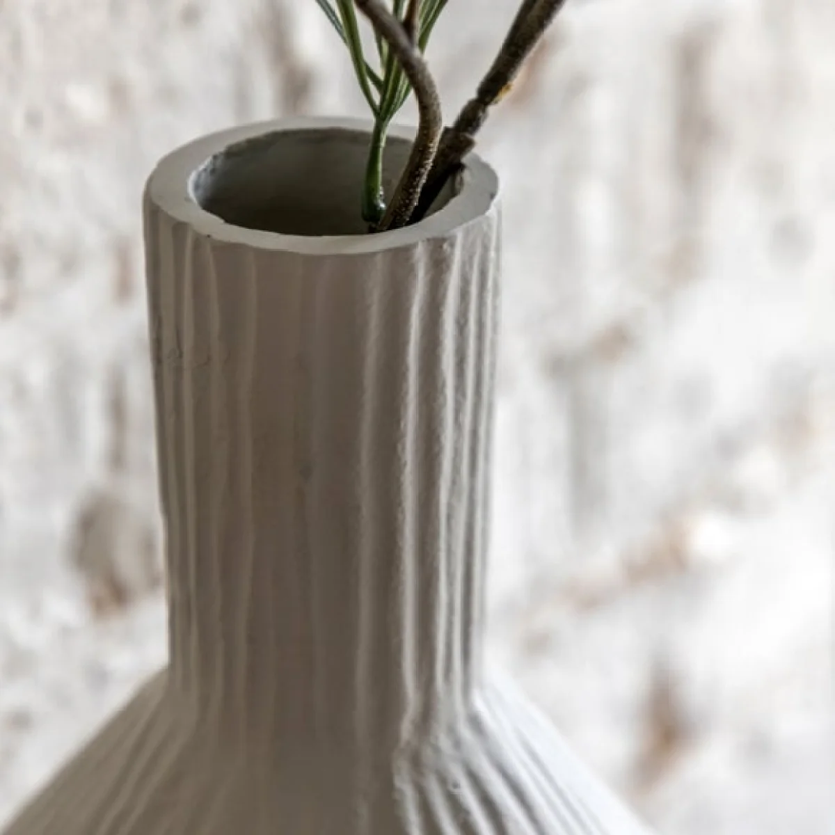 Cedar & Sage Zahara Ribbed Cast Aluminium Vase – image 2