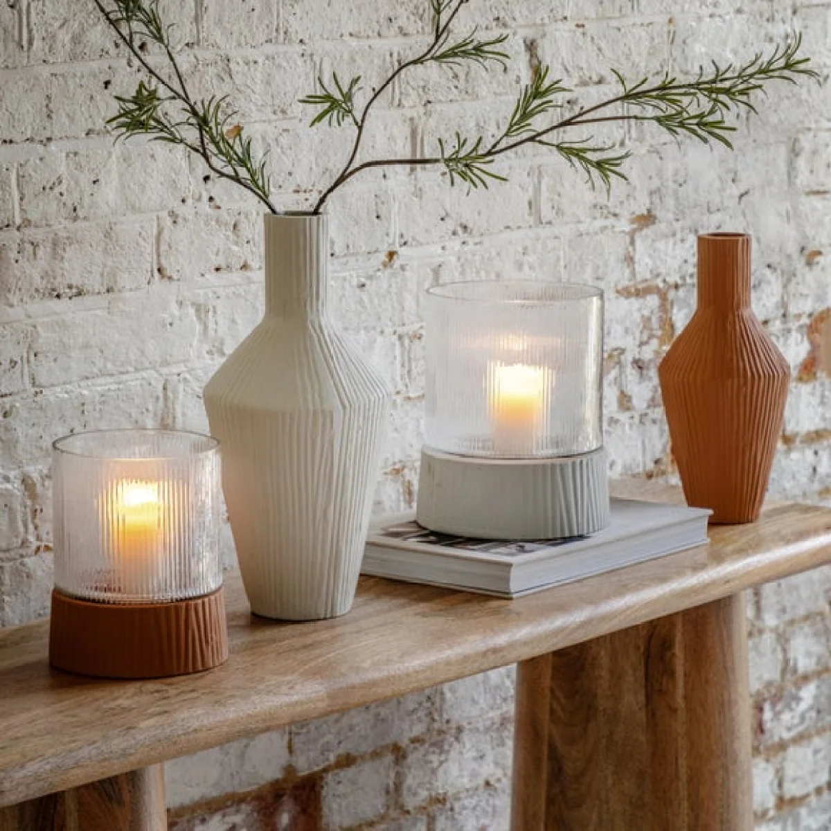 Cedar & Sage Zahara Ribbed Cast Aluminium Vase – image 6