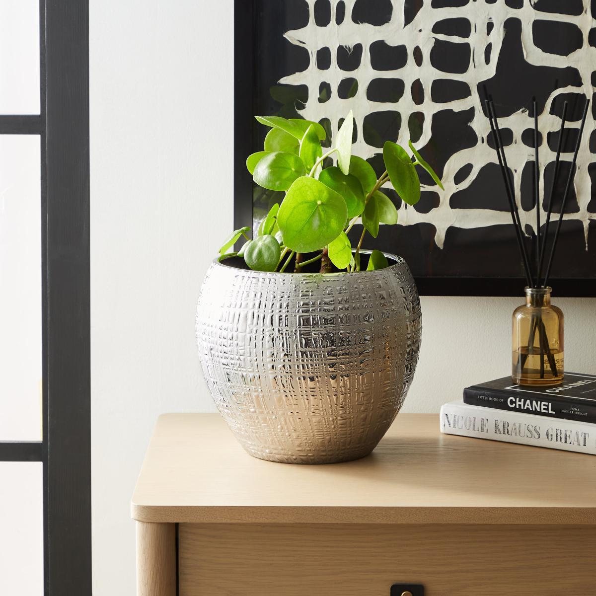 Silver Romano Plant Pot 22cm White – image 1
