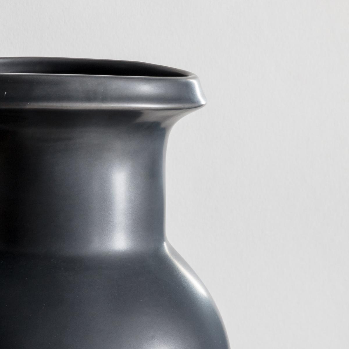 Sutton Vase Small Black – image 2