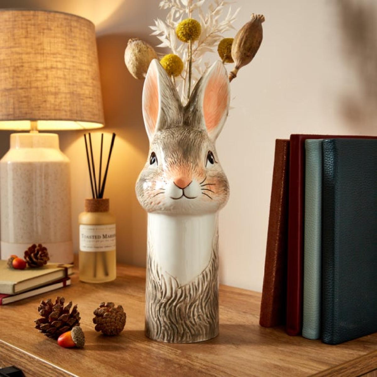 Hare Vase – image 1