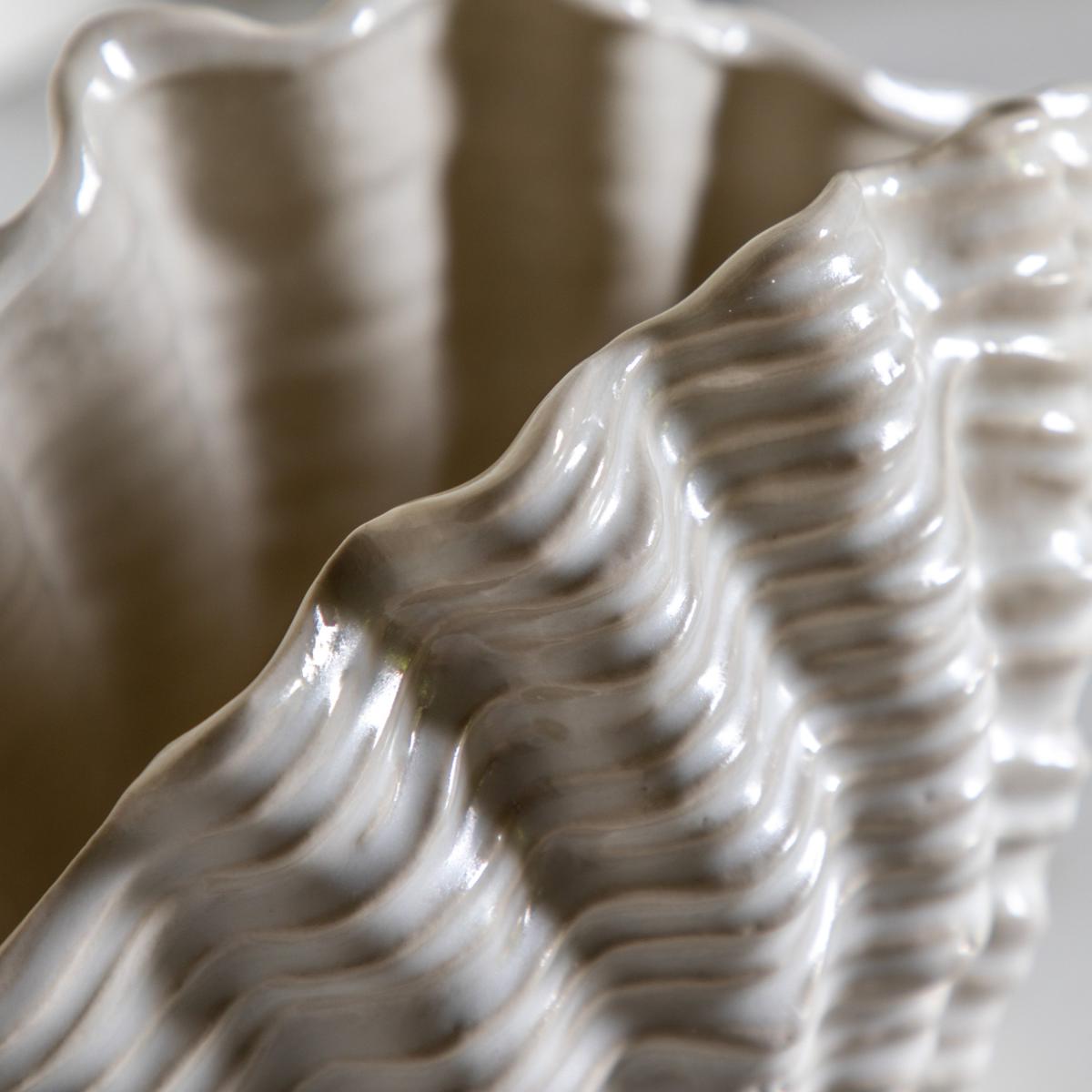 Clam Vase Small - Reactive White – image 3