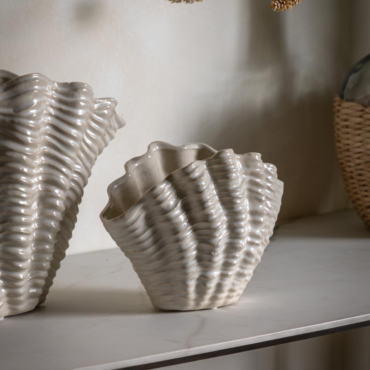 Clam Vase Small - Reactive White – image 1