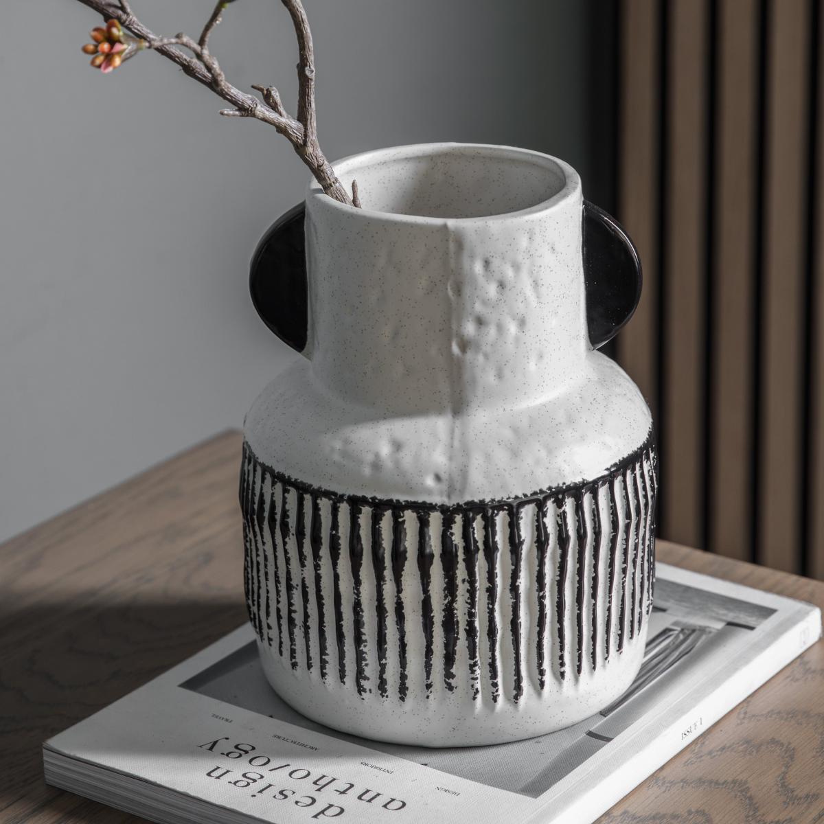 Seki Small Vase – image 2
