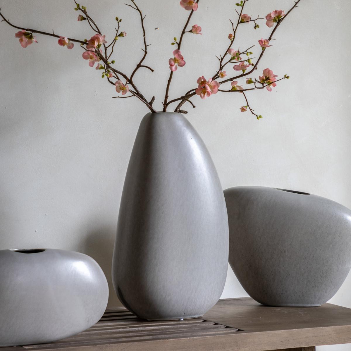 Yui Large Pebble Vase – image 1