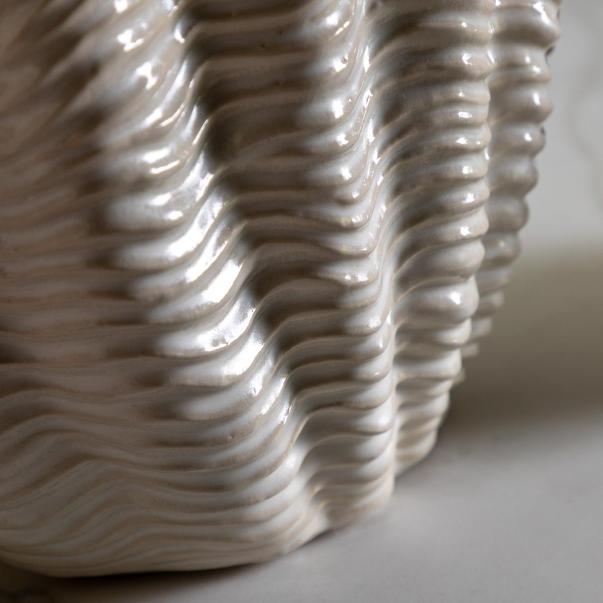 Clam Vase Large - Reactive White – image 3