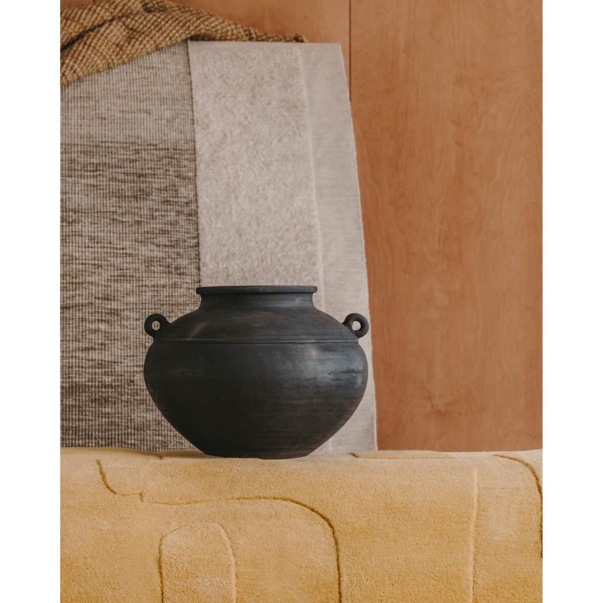 Mesut black terracotta vase 32 cm – image 2