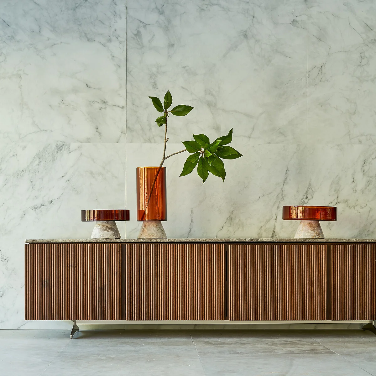 Trapani Vase in Amber Glass and Marble – image 2