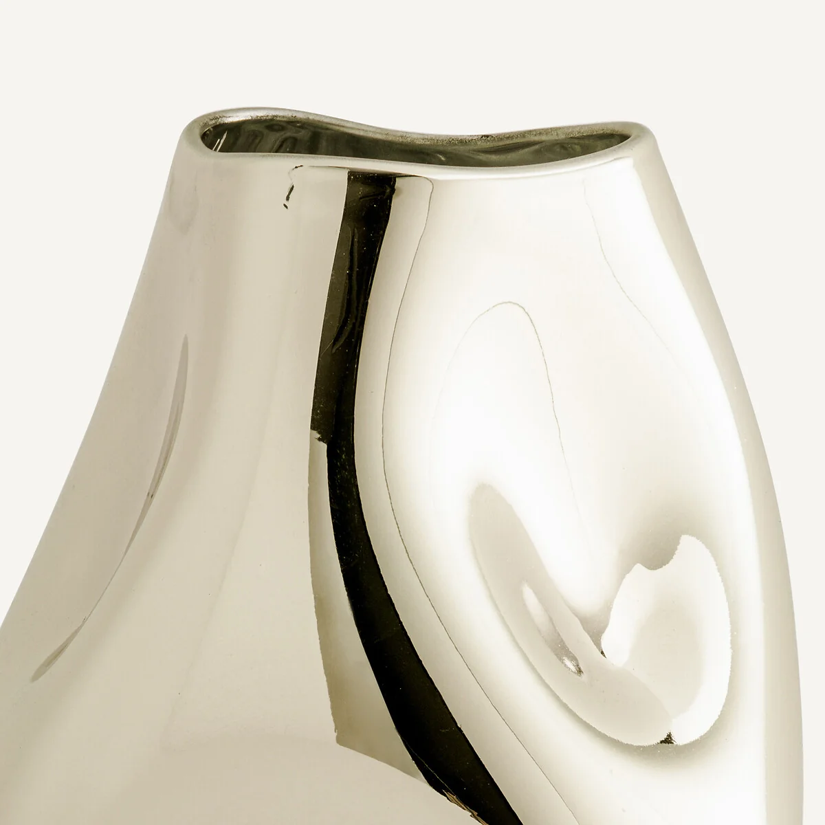 Cozi 28cm High Hand-Blown Metallic Glass Vase – image 3