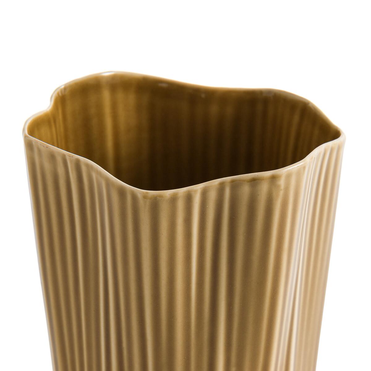 Akaria Textured Ceramic Vase – image 3
