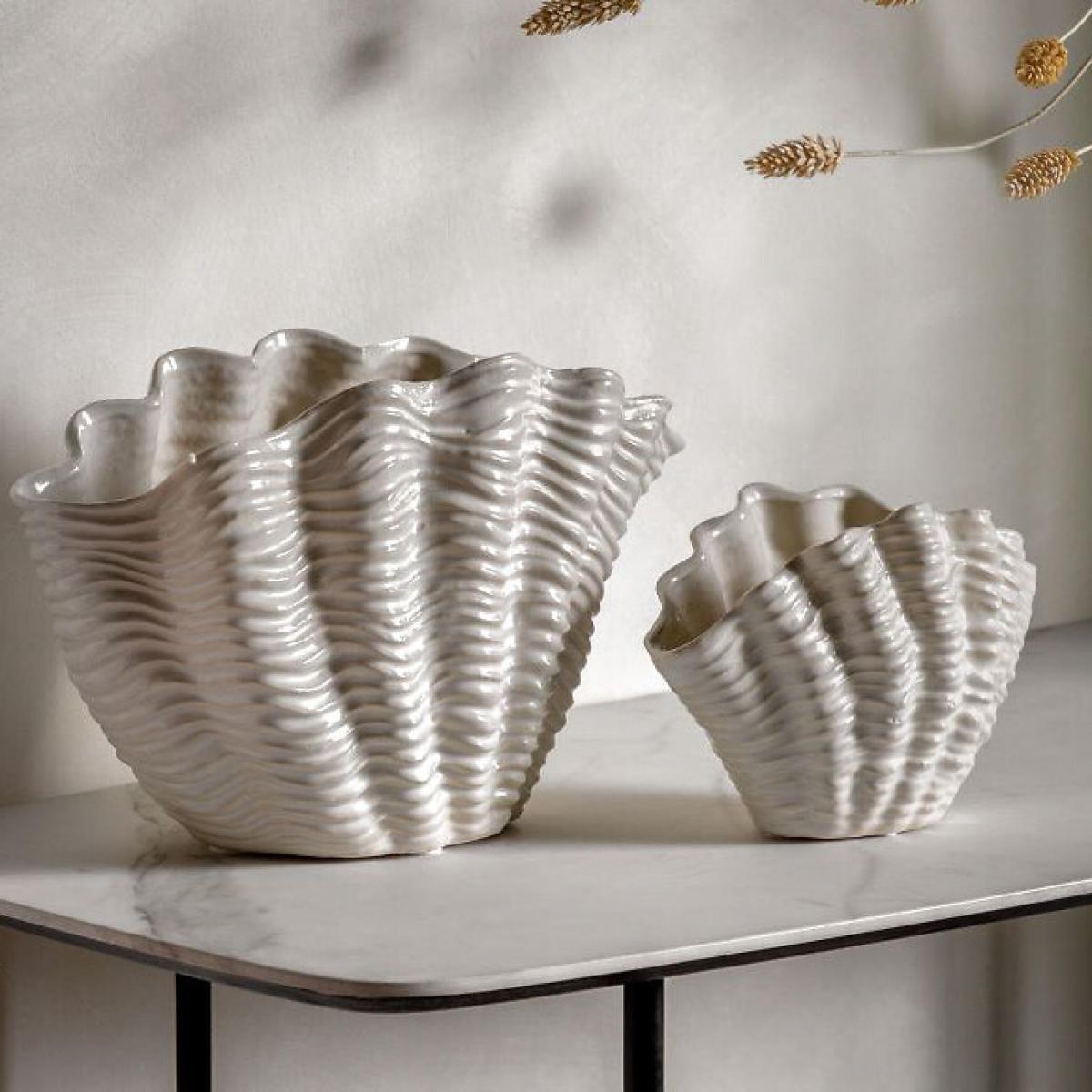 24cm Seashell Stoneware Vase – image 8