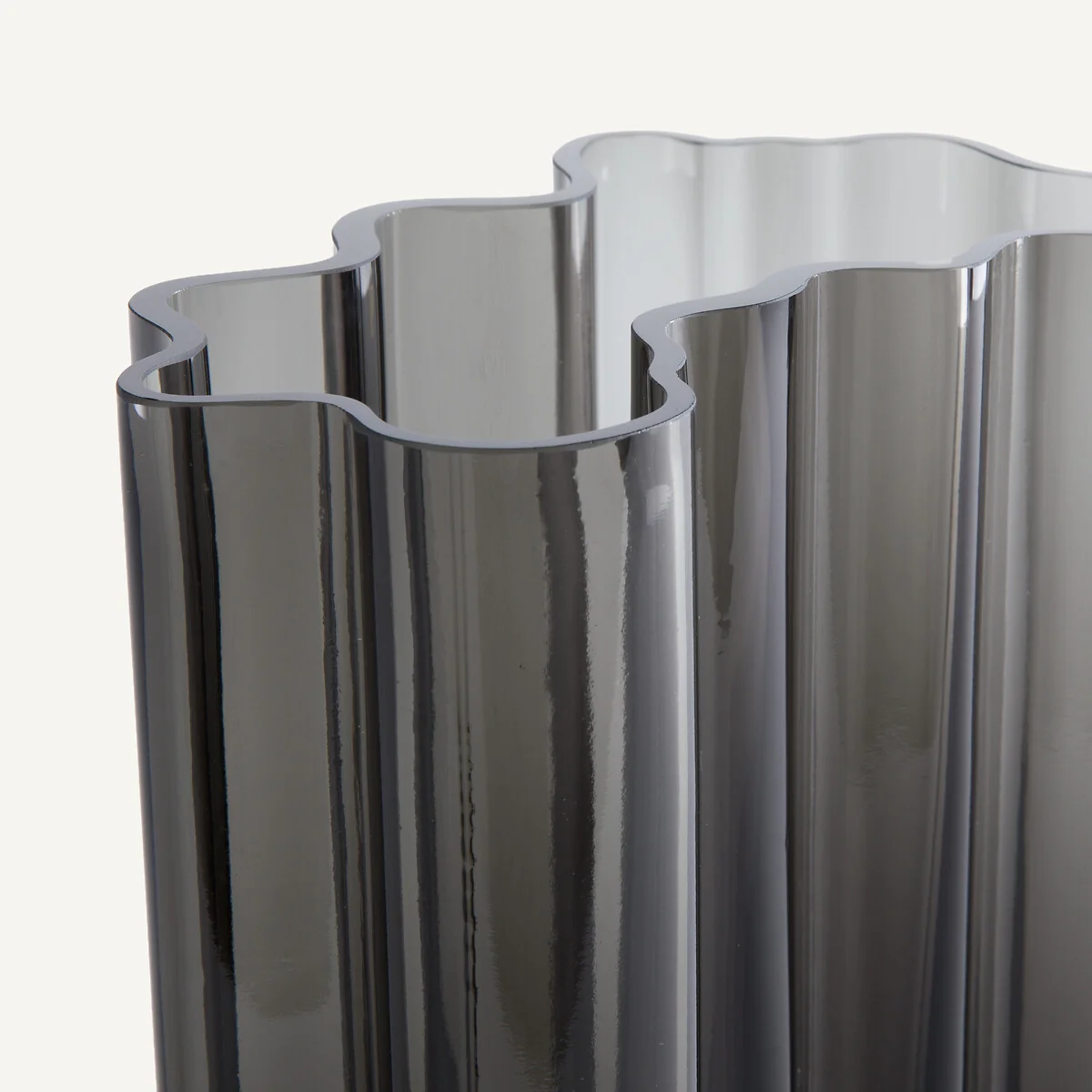Issey Blown Glass Vase – image 5