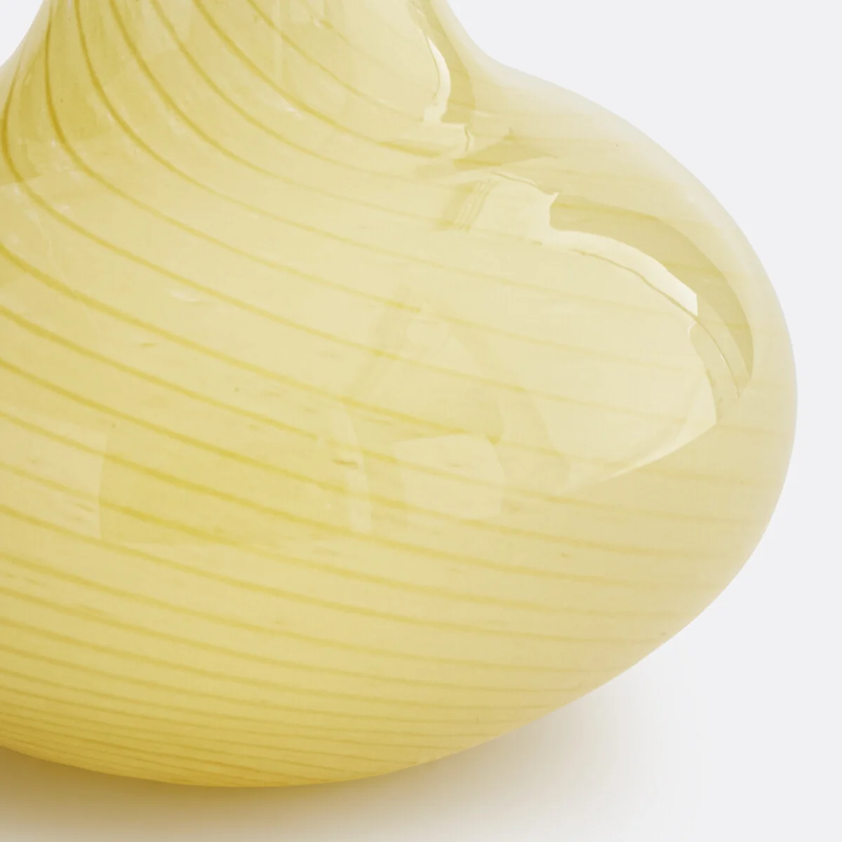 Marlia Glass Vase, Height 7.7cm – image 3