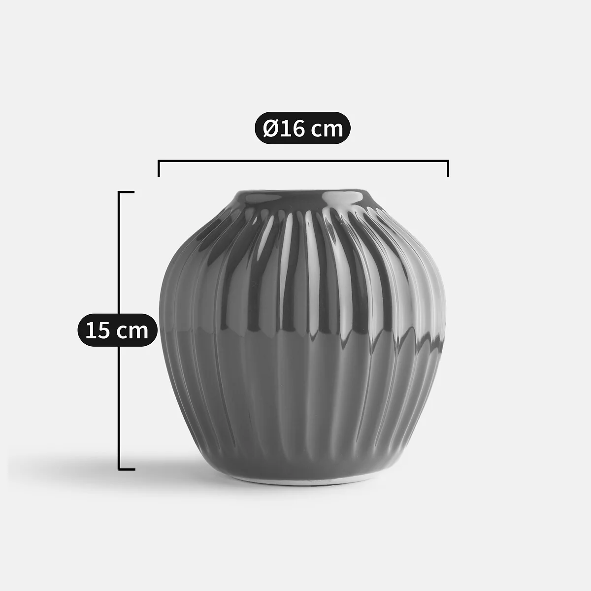 Estria 15cm High Grooved Ceramic Vase – image 4