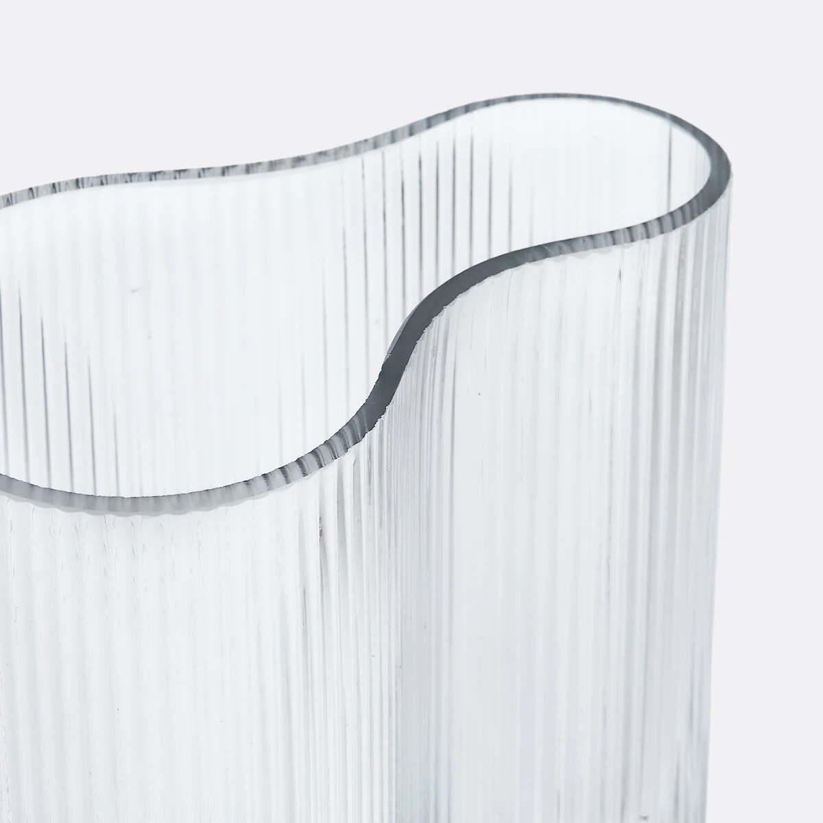 Anija 21cm High Ribbed Smoked Glass Vase – image 2