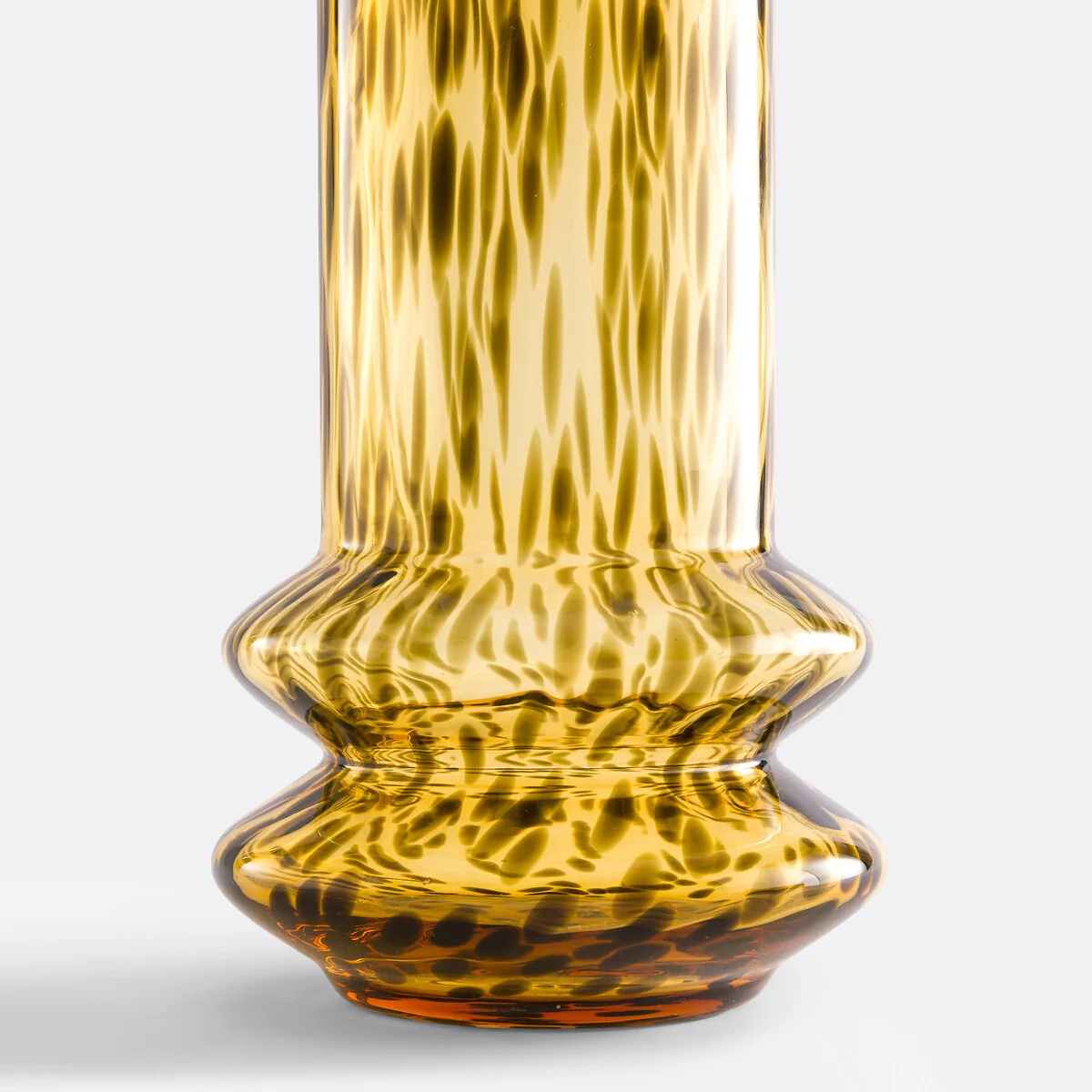 Onana 24cm High Spotted Glass Vase – image 3