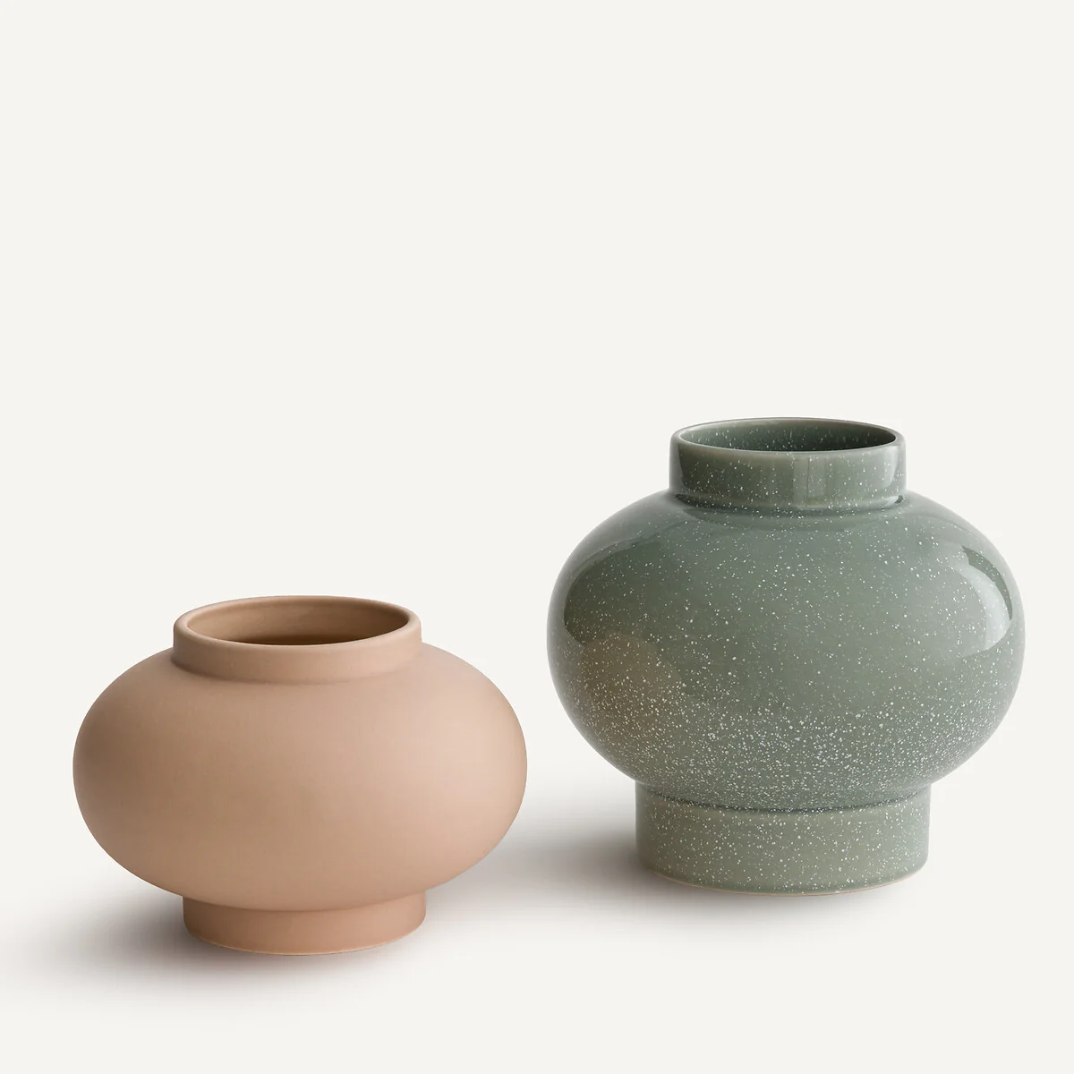 Leccia Ceramic Matte Round Vase – image 5