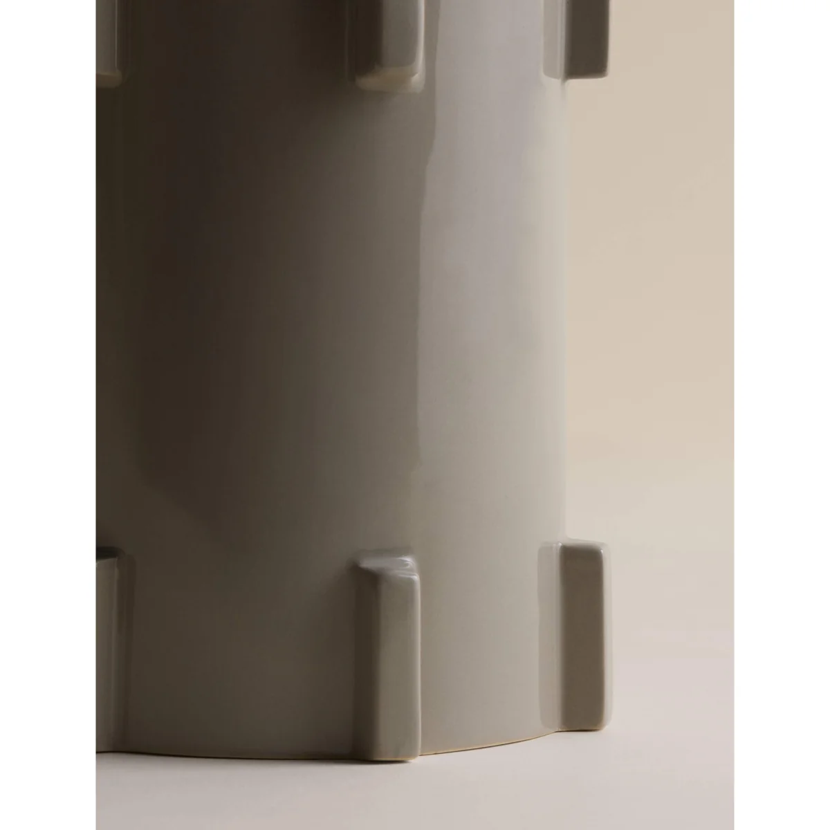 M&S X Kelly Hoppen Ridged Vase Beige – image 3