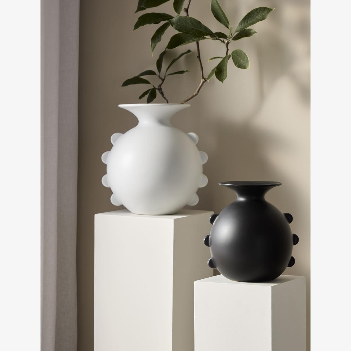 M&S X Kelly Hoppen Scallop Edge Ceramic Bouquet Vase - Black, Black – image 1