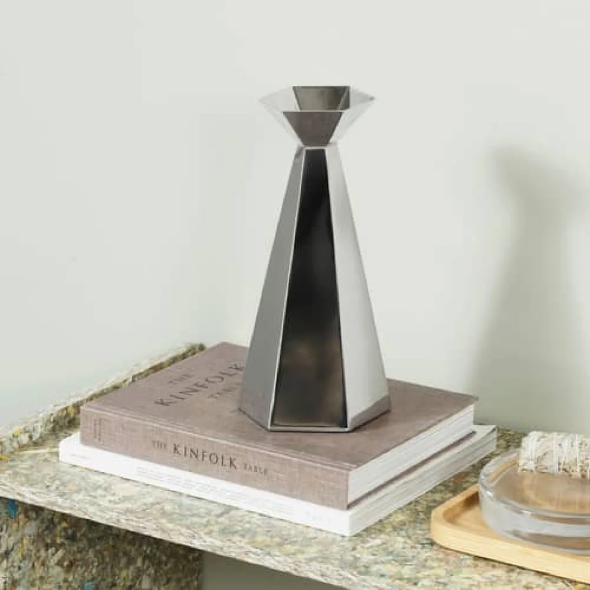 Hexa Large Vase metal / Ø 13 x H 28 cm - Normann Copenhagen – image 4