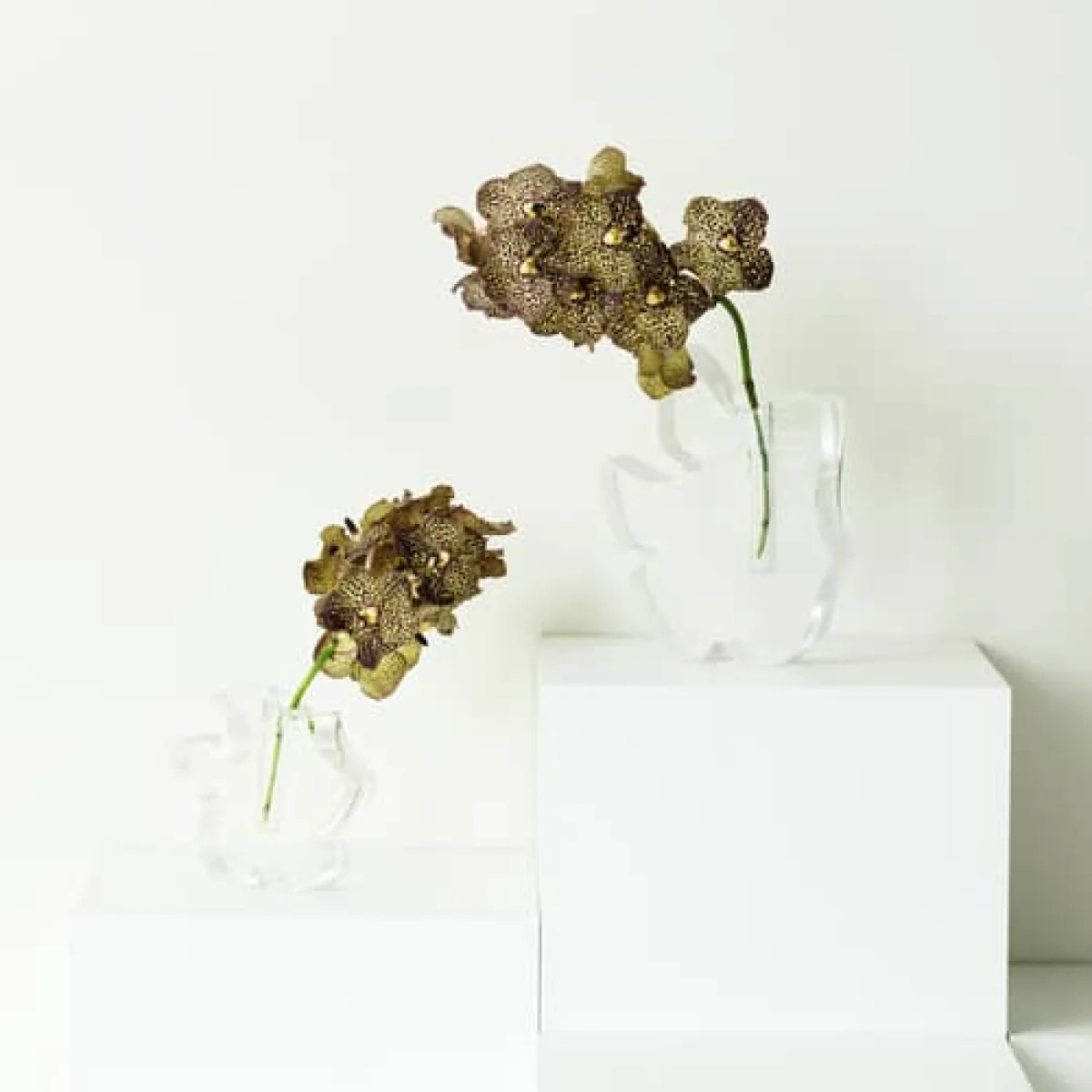 Draw Large Bud vase composite material transparent / Resin - H 28 cm - Normann Copenhagen – image 5