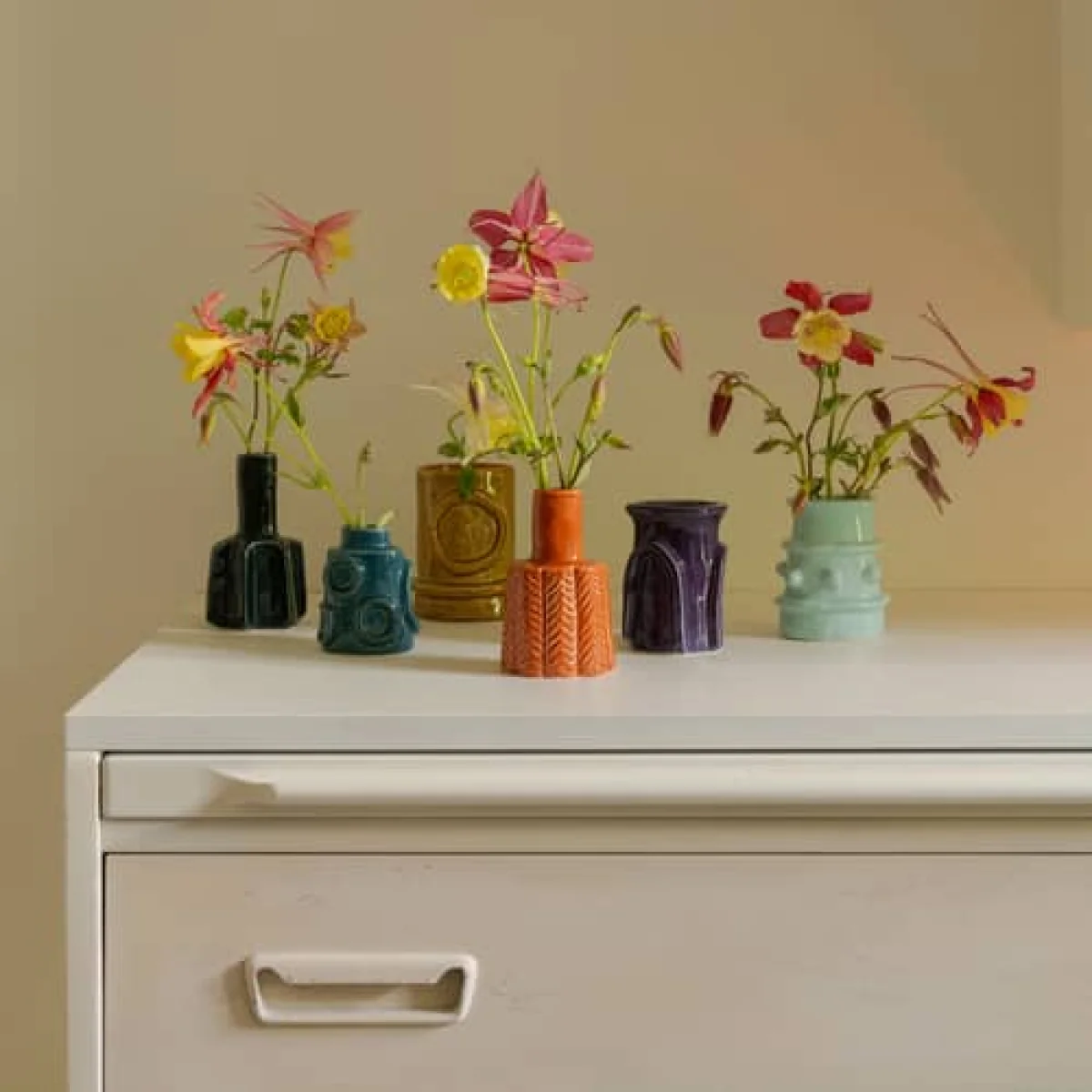 Molly Vase ceramic multicoloured / Set of 6 mini vases - Serax – image 3