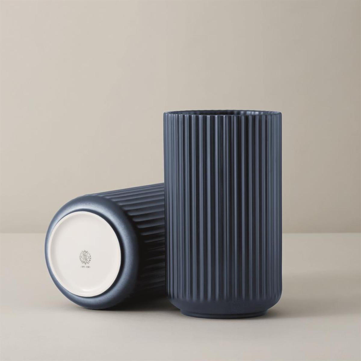 Lyngby vase midnight blue matte 25 cm – image 3