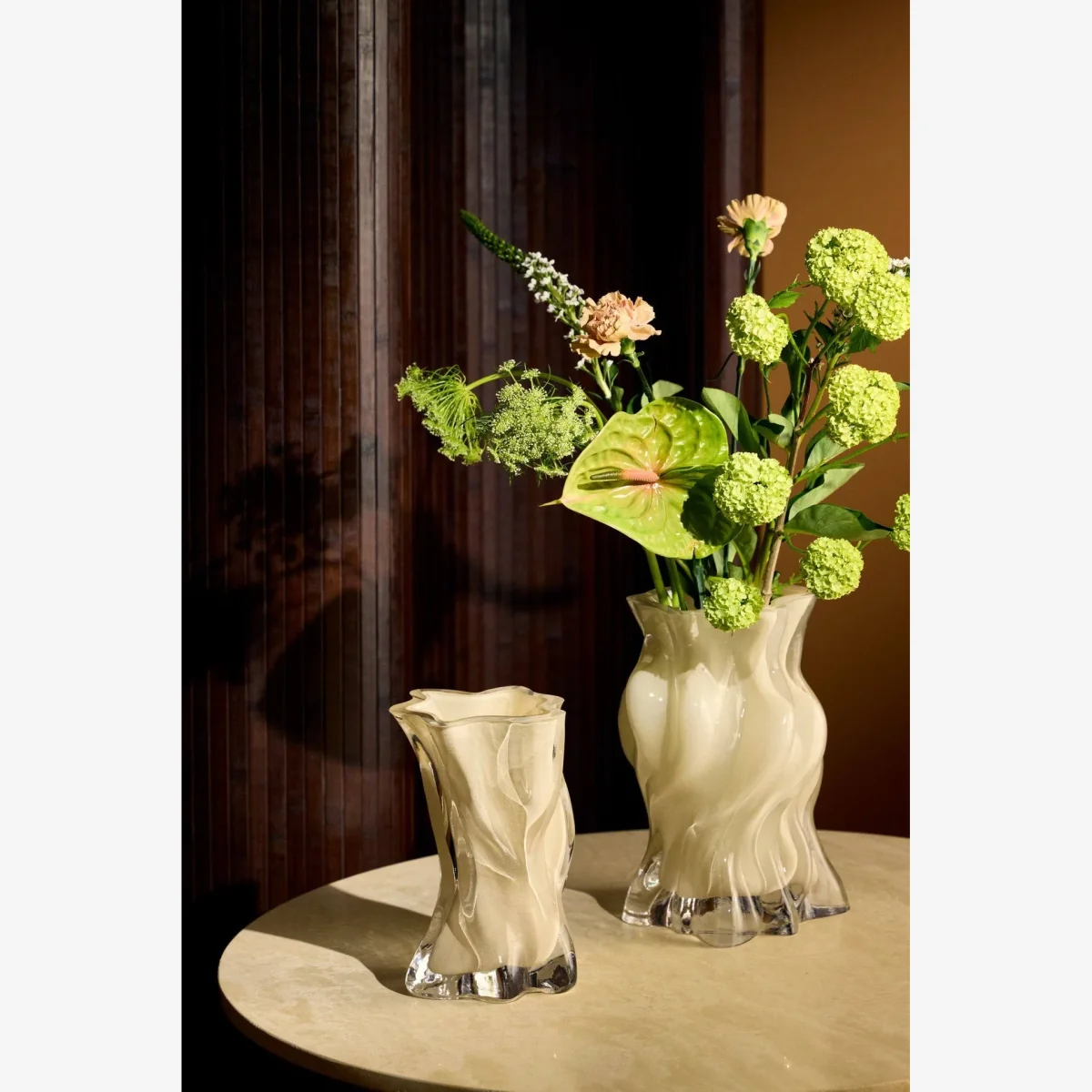 AYTM Vena vase M Dark cream – image 1