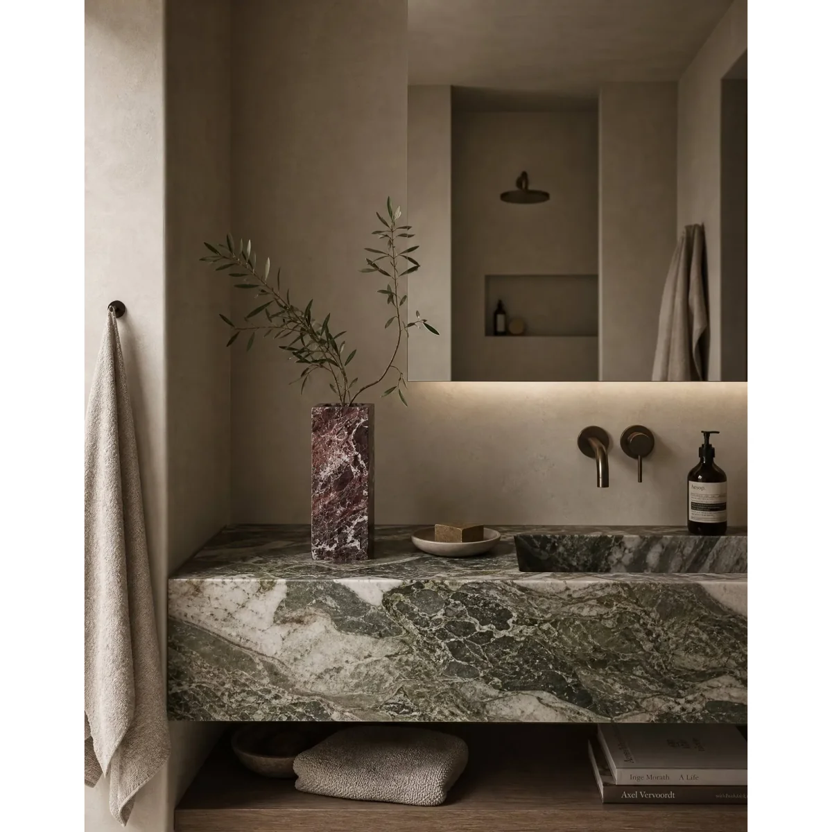 Botané Rosso Levanto Edge marble vase Medium 30 cm – image 3