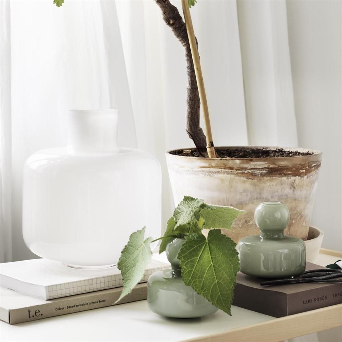 Flower vase olive green – image 2