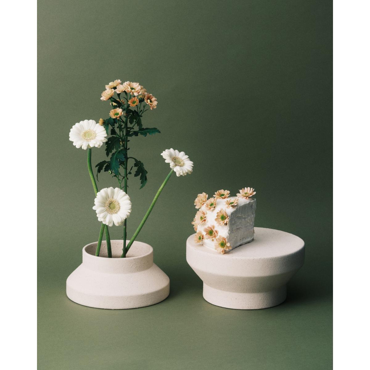 Serax Mira vase/cake stand S Beige – image 2