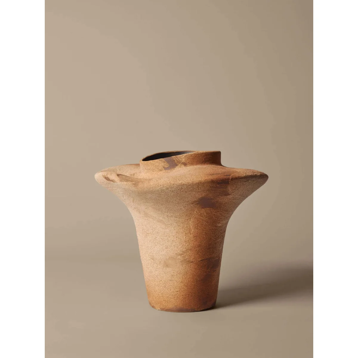 Ferm Living Evio vase Burnt umber Ø35x53 cm – image 3