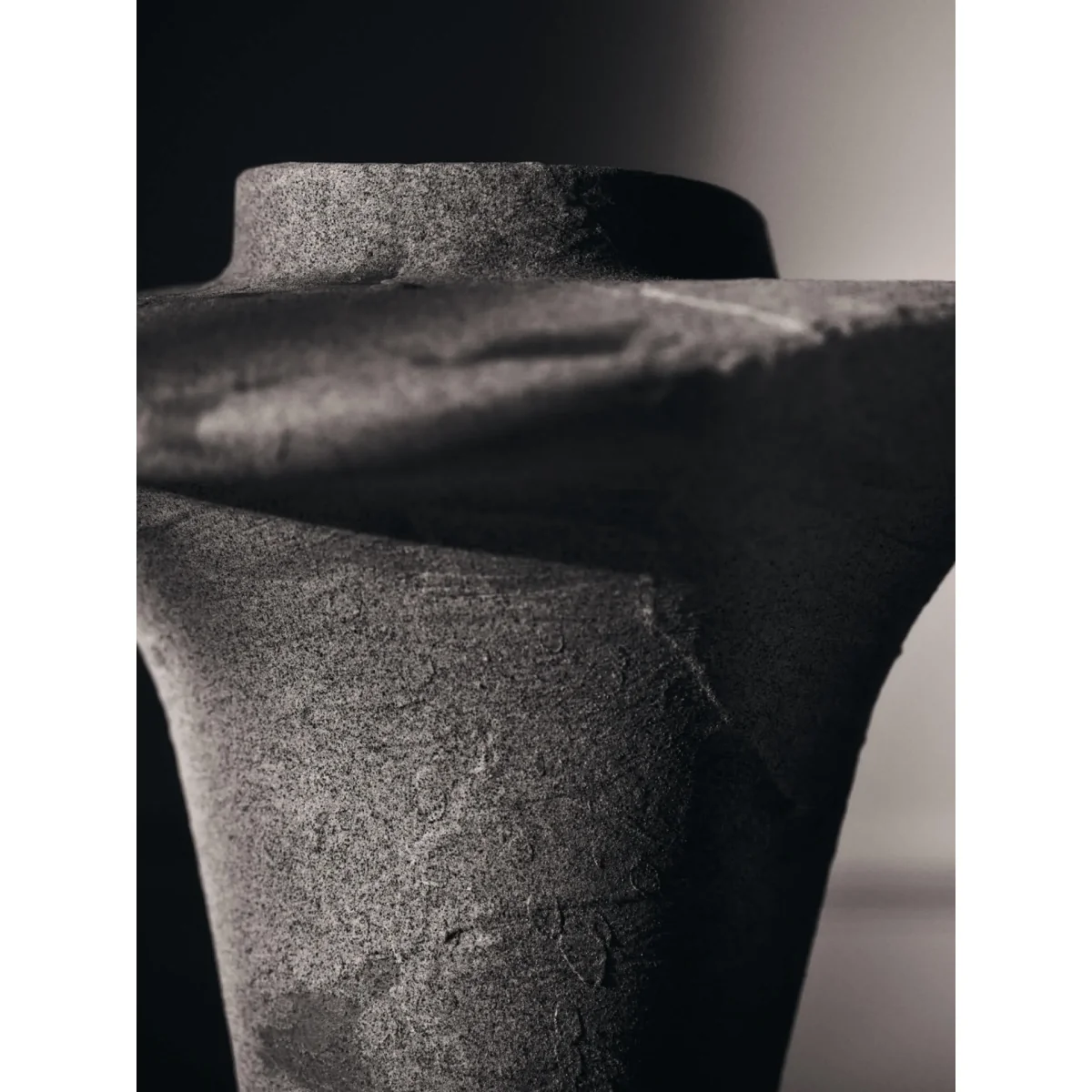 Ferm Living Evio vase Burnt umber Ø35x53 cm – image 4