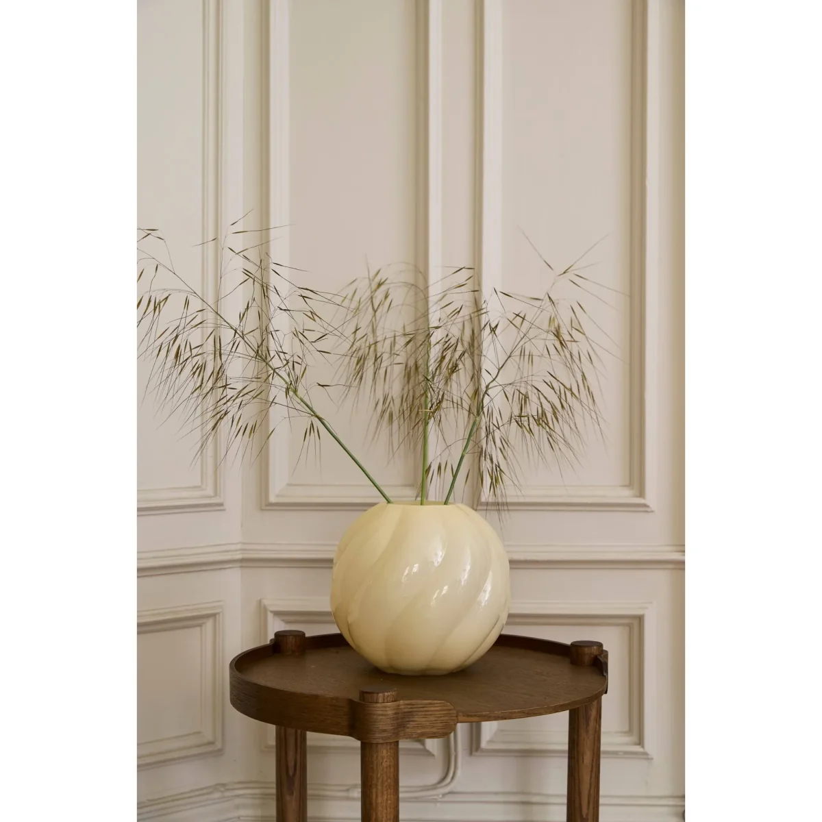 Cooee Design Twist ball vase 20 cm Butter yellow – image 4